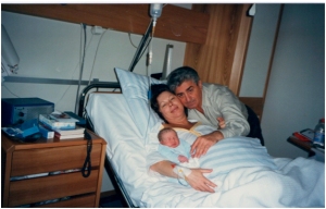 Con su esposa Rebeca Sterental y su hijo Michael, recién nacido (15.04.1989)